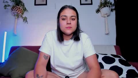 Laura online show from October 28, 3:34 am