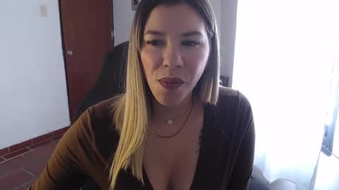 Snapshot of ms_sofiax chatting on February 17, 4:17 pm Sofia online show from February 17, 4:17 pm