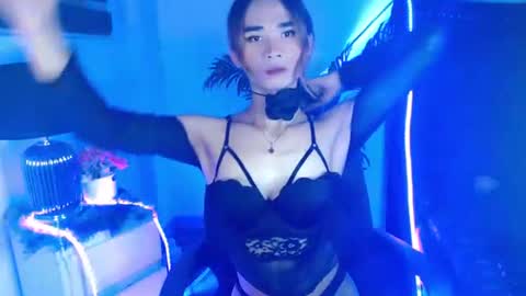 mscherry_ online show from November 9, 10:44 am