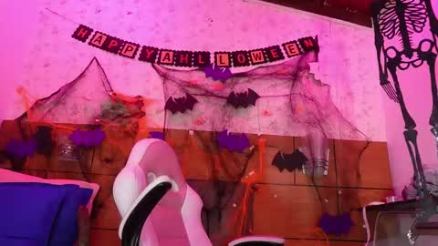 Manuela  online show from October 24, 3:24 am