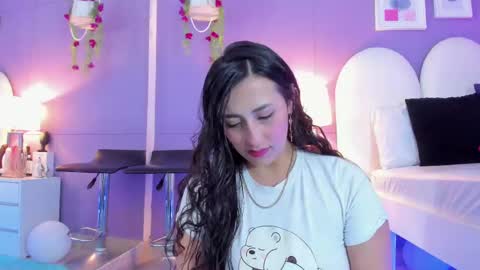 my_aleja_ online show from October 6, 12:33 pm