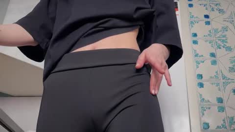 JIN online show from February 6, 11:57 am