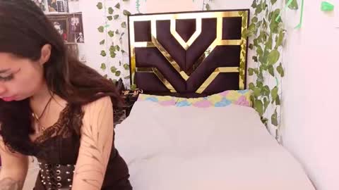 Snapshot of myagosling13 chatting on September 28, 5:29 pm miagosling  NTMU  Dont forget follow me  online show from September 28, 5:29 pm