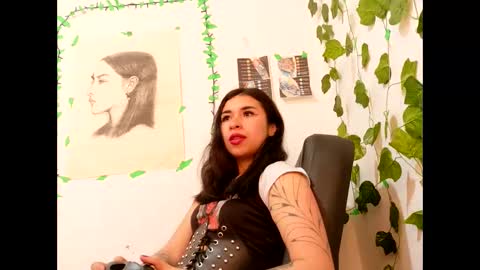 Snapshot of myagosling13 chatting on September 9, 5:02 pm miagosling  NTMU  Dont forget follow me  online show from September 9, 5:02 pm