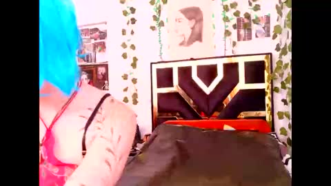 Snapshot of myagosling13 chatting on October 25, 4:47 pm miagosling  NTMU  Dont forget follow me  online show from October 25, 4:47 pm