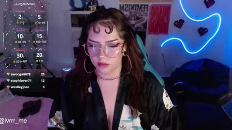 Nicoll Independent model Please help me to reach 100 thumbs up online show from October 26, 7:37 am