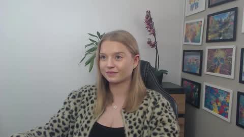 Erica online show from December 16, 10:32 am