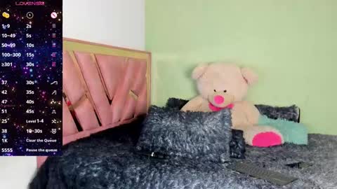 Snapshot of n_tiana chatting on March 1, 4:47 am Tiana online show from March 1, 4:47 am