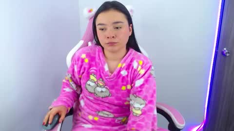 nahia cute     only   online show from November 4, 12:26 am