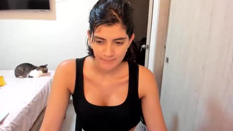 independent model online show from February 20, 6:37 am