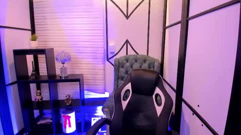 Nahomi online show from November 24, 6:04 am