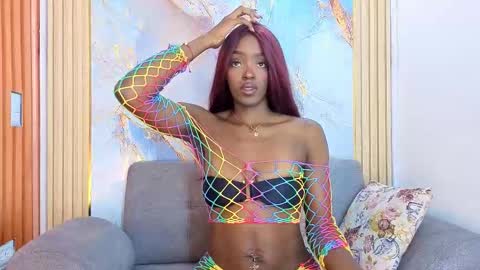 nahomy_smith23_aws online show from October 19, 10:23 pm