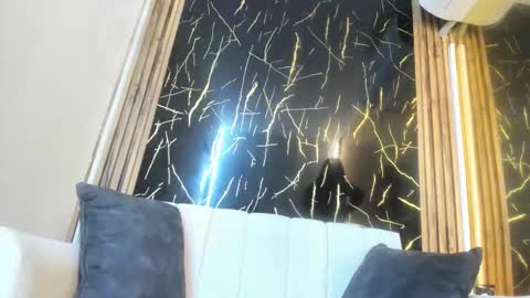 nahomy_smith23_aws online show from October 9, 10:36 pm