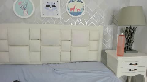 naia_cox online show from November 24, 7:10 am