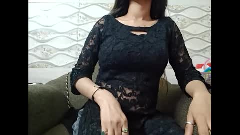 Snapshot of naina00123 chatting on February 21, 2:06 pm Naina online show from February 21, 2:06 pm