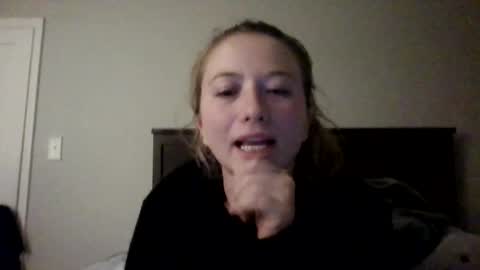 Snapshot of nakedmomma chatting on October 28, 2:06 am SianaBabe online show from October 28, 2:06 am