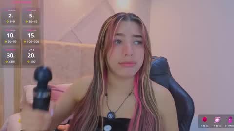 nami_sweet_ online show from November 27, 1:58 pm