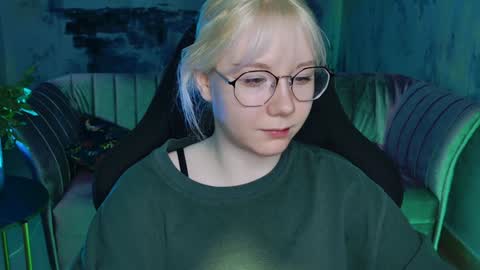 nancymartinez online show from February 8, 5:08 am