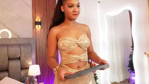 Naomi online show from December 13, 8:15 pm