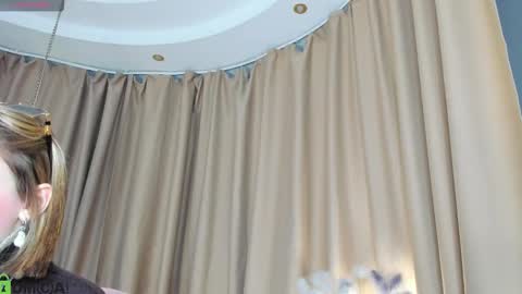 Naomi online show from October 12, 11:40 pm