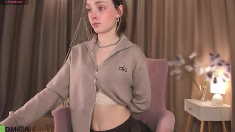 Naomi online show from October 2, 12:15 am