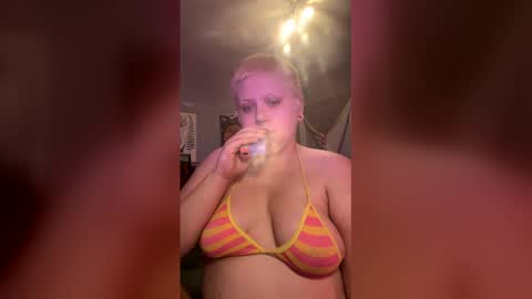 naominymph420 online show from December 23, 4:05 am