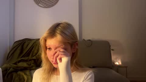 naomirosy online show from February 25, 12:20 am