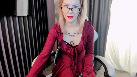 Naomi online show from October 25, 8:37 pm