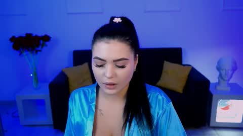 naomiwilsons online show from December 5, 1:34 pm