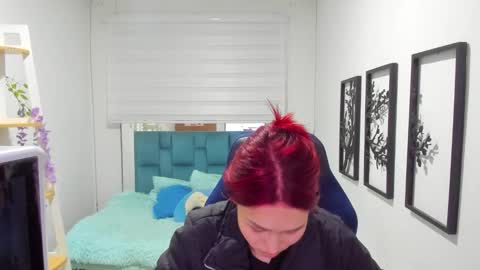 naomy online show from December 2, 2:02 am