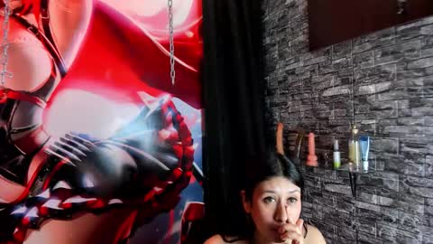 naomy  online show from November 19, 11:54 am