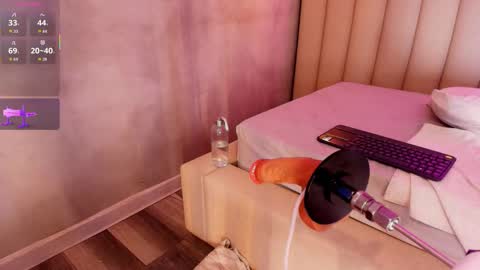 Naomy  online show from November 14, 10:10 pm