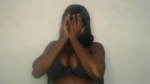 Snapshot of nastie_amanda chatting on October 10, 1:10 am Amanda online show from October 10, 1:10 am