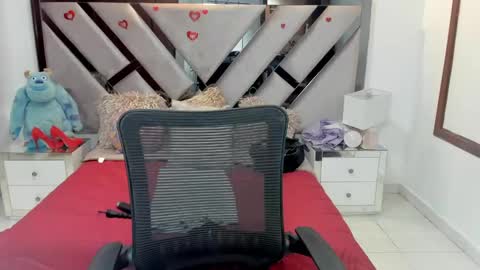 Snapshot of natalia5560 chatting on October 23, 4:57 pm natalia5560 online show from October 23, 4:57 pm