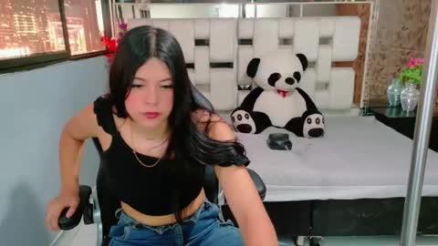 nataliatompsonx1 online show from December 16, 8:04 pm