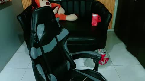 nataliatompsonx1 online show from October 31, 8:35 pm