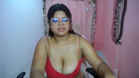 natalie_tits1 online show from October 3, 3:50 pm
