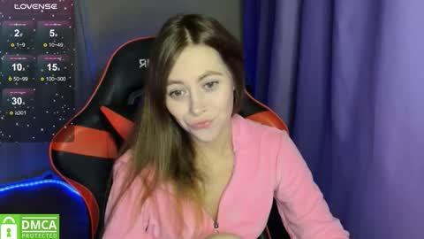 natural_babe666 online show from November 10, 8:37 pm