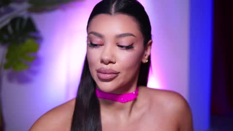 Snapshot of natydesiree chatting on December 22, 7:42 pm Naty online show from December 22, 7:42 pm