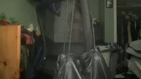 naughtiiuh online show from October 21, 3:21 am