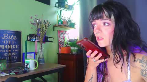 Snapshot of naughty_em_17 chatting on September 28, 4:34 pm Em  please help me reach 100 thumbs up 3 online show from September 28, 4:34 pm