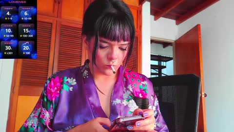 Snapshot of naughty_em_17 chatting on January 19, 9:23 pm Em  please help me reach 100 thumbs up 3 online show from January 19, 9:23 pm