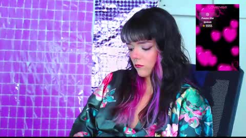 Snapshot of naughty_em_17 chatting on March 2, 4:25 pm Em  please help me reach 100 thumbs up 3 online show from March 2, 4:25 pm