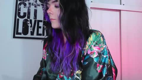 Snapshot of naughty_em_17 chatting on October 8, 4:06 am Em  please help me reach 100 thumbs up 3 online show from October 8, 4:06 am