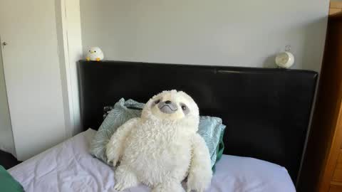 Gigi Chu  online show from October 4, 1:28 pm