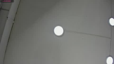 nayara_macherano online show from December 15, 11:37 am