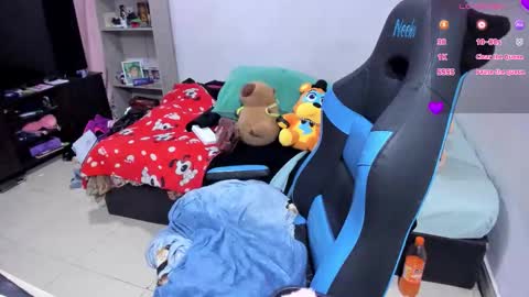 Geek Nicole    im Neeko UwU online show from November 12, 5:00 pm