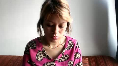 Snapshot of nena_lov chatting on February 20, 10:04 pm Star  online show from February 20, 10:04 pm