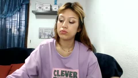 Snapshot of nena_lov chatting on February 22, 10:37 pm Star  online show from February 22, 10:37 pm