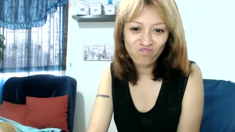 Snapshot of nena_lov chatting on February 12, 5:37 pm Star  online show from February 12, 5:37 pm